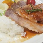 キッチン ブルー グローブ - こちらは肉厚&幅広！タップリソースを吸わせます