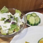 キッチン ブルー グローブ - サラダ、お新香のアップ