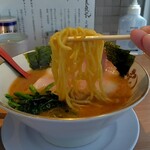 ラーメン 野良裏家 - 麺リフト