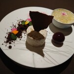 ファン・ダルクオーレ - 〇セミフレッド (マカダミアナッツのアイスクリーム) ＆海燕の巣の杏仁豆腐