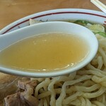 喜多方ラーメン 天高盛 - 鶏ガラベースのスープ