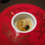 ファン・ダルクオーレ - 〇特製ラビオリ蒸しスープ～フカヒレ・海老・ホタテ・干し貝柱・金華ハム・モリュー茸・じゅんさい