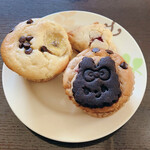 米粉のおやつ 366 - 【マフィン（チョコバナナ・チョコいちご）各￥280】【スコーン（ミックスベリー）￥220】久しぶりの訪問✨️米粉を使用した優しいお菓子♪帰省した時何度か購入してます♪米粉菓子大好き♡