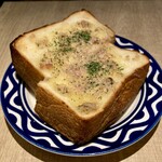 Rumina Su Kicchin - 「Omochi食パンで厚切りガーリックトースト」（620円）