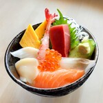 光る海 - 海鮮丼ミニ