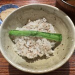 薪鳥新神戸 - 薪鶏そぼろご飯1杯目