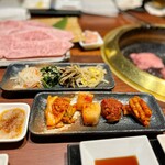 神戸牛炭火焼肉 いく田 - 