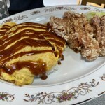 249077083 - ジャンボ唐揚げ定食は、天津飯と山賊揚げのセット！最強です