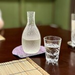 美加登家 - 地元・津和野の「初陣」というお酒。
      ふくよかさのある、優しい味わい。