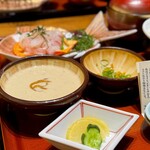 Kadoya - こちらが「さつま飯」用のさつま汁。 味噌と焼いてほぐした白身を合わせたもの。 これに薬味を加えて、麦ごはんにぶっかけます。