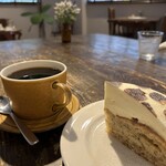 コーヒーとおやつの店 アンドモア - 