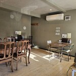 ジャド プール - 店内です。