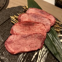 近江うし 焼肉 にくTATSU 青山本店 - 