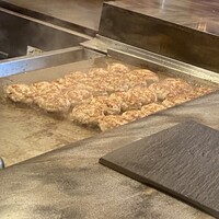 神戸牛ステーキ&カフェ ノーブルウルス 三宮店 - 準備中のハンバーグ