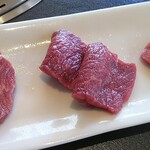 USHIWAKAMARU - 左から　短角牛のクリ、漢方和牛の肩・トモサンカク