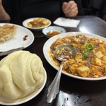 東北家 - 麻婆豆腐と花巻