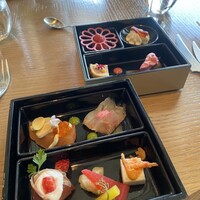 DINING & BAR TABLE 9 TOKYO - 