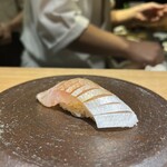 恵比寿 鮨 藤 - かすごだいの昆布じめ