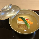 山玄茶 - 煮物椀（帆立貝真薯・焼き茄子など）
