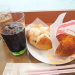 サンエトワール - ある日のレーズンブル231円、とろ～りカレーパン264円＆ドリンクセット✨