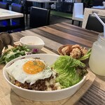 肉バル＆チーズダイニング safari - 