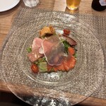ビストロ ル・ボントン - 生ハム、サーモン等のサラダ