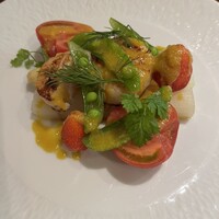 キノシタ - ホタテソテー、ホワイトアスパラ、とまと　いちご添え