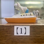 ヌードル＆スパイスカレー 今日の1番 - カウンター8席店内入った1番奥