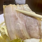 ヌードル＆スパイスカレー 今日の1番 - 店主からのサービス(右隣りの人は無し) ※いつも玉子なのに今日はありがとうございます！