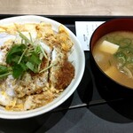 Matsuya - 『ﾛｰｽかつ丼（ﾗｲｽ大盛）』と『豚汁変更』