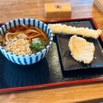 大和製麺 - かけうどん冷、とり天、イカ天