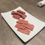 焼肉うしごろ - 究極の黒タン／厳選厚切りハラミ