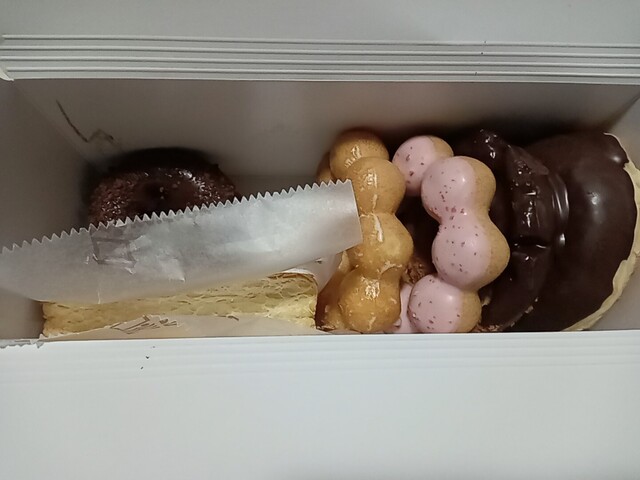 mister Donut Ion Rakanan Shop photo 5
