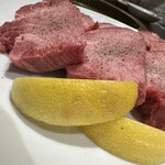 炭火焼肉 きらく亭 - 