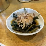 自由軒 - お通し:蕨煮浸し