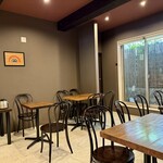 虹いろキッチン - 少し暗めの落ち着いた雰囲気