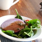 The veranda at The Beachhouse - サラダも充実