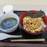 朝熊茶屋 - 海鮮かき揚げ丼（あおさ汁付き）