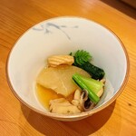 いざかや しん - リクエスト料理のコウイカと大根の煮物です(o^^o)