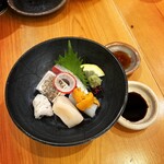 いざかや しん - 割鮮本日盛り合わせです(o^^o)