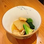 いざかや しん - コウイカと大根の特徴が生かされた見事な一品です！！(o^^o)