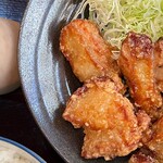 249162698 - 唐揚げ定食680円（税別）左