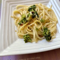 ビュッフェ＆カフェレストラン ナイト＆デイ - シラスと菜の花のペペロンチーノ夫婦