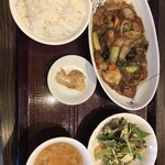 成明茶楼 - 豚軟骨野菜炒め定食¥950