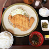 なり田 - 料理写真:トンカツ定食（上）