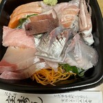 宝寿し - 刺身盛り合わせ1人前。