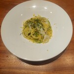 luogo - アオリイカ　アスパラソバージュのオイルパスタ