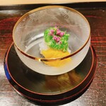 料理屋もり尋 - アオリイカの細造り、叩いたオクラ、コリンキー