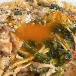 パスタキッチン　ドラーゴ - ベーコンと味宝卵のトマトクリームカルボナーラ