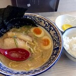 てっちゃんの味源 - 追加でライスも
